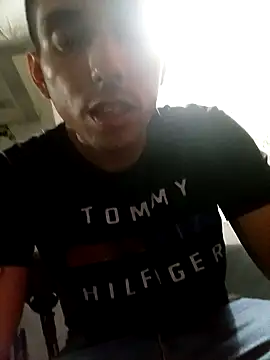 Snapshot of MRDXXX12 chatting on October 9, 2025, 1:44 pm MRDXXX12 online show from October 9, 2025, 1:44 pm