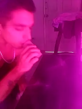 Snapshot of MRDXXX12 chatting on November 2, 2025, 5:40 pm MRDXXX12 online show from November 2, 2025, 5:40 pm