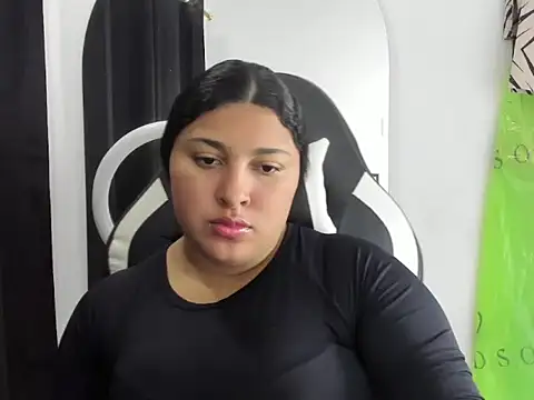 Snapshot of Baby_Latin chatting on November 25, 2025, 4:13 am Baby Latin online show from November 25, 2025, 4:13 am