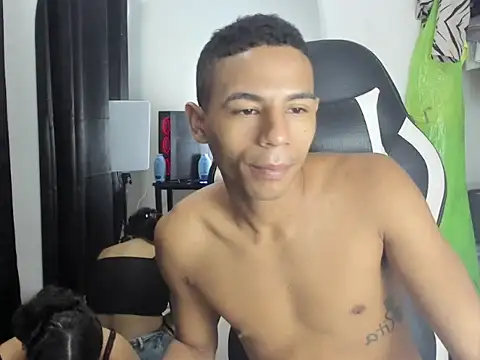 Snapshot of Baby_Latin chatting on November 13, 2025, 3:32 am Baby Latin online show from November 13, 2025, 3:32 am