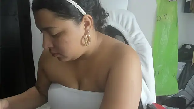 Snapshot of Baby_Latin chatting on December 3, 2025, 3:18 am Baby Latin online show from December 3, 2025, 3:18 am