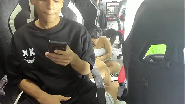 Snapshot of Baby_Latin chatting on November 22, 2025, 4:22 am Baby Latin online show from November 22, 2025, 4:22 am