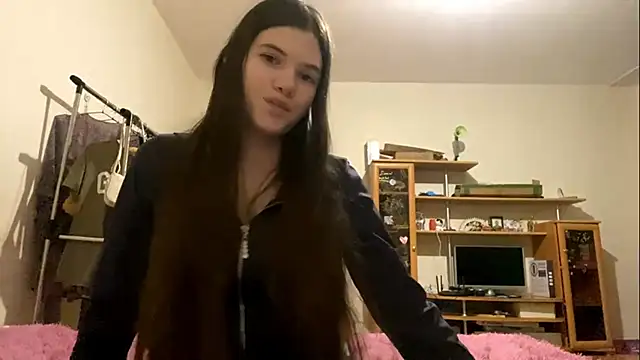 AlmetaBradicich online show from November 24, 2025, 4:29 pm