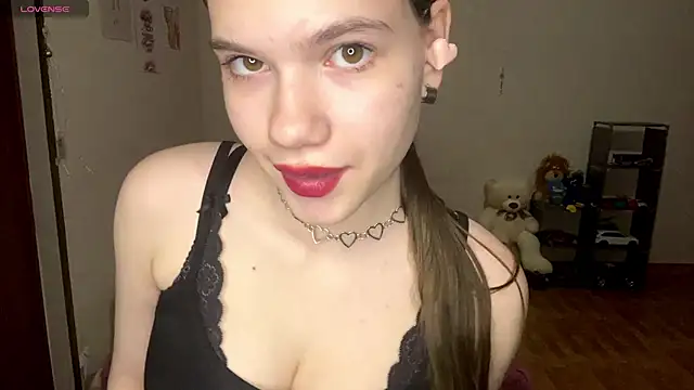 AlmetaBradicich online show from November 14, 2025, 3:48 pm