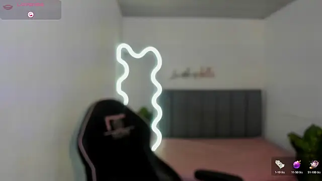 Snapshot of THIANA_TAY chatting on October 25, 2025, 2:55 am THIANA TAY online show from October 25, 2025, 2:55 am