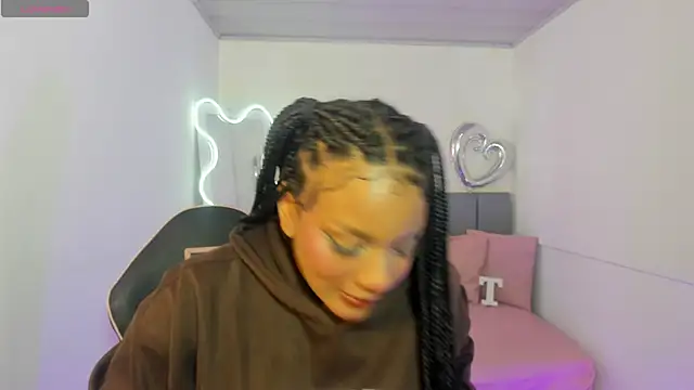 Snapshot of THIANA_TAY chatting on November 30, 2025, 3:07 am THIANA TAY online show from November 30, 2025, 3:07 am