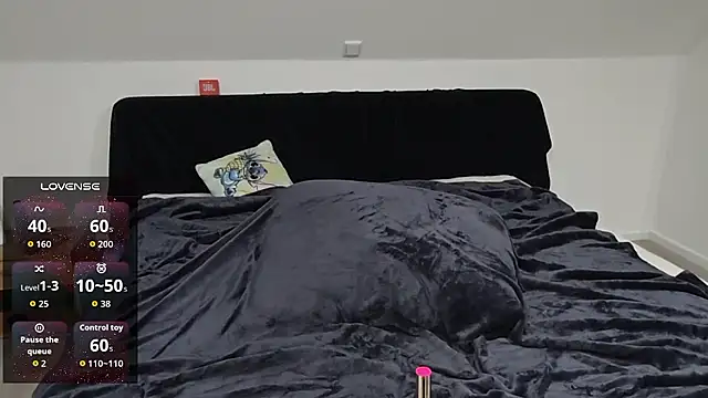 Snapshot of JulX_Devot chatting on January 6, 2026, 6:34 pm JulX Devot online show from January 6, 2026, 6:34 pm