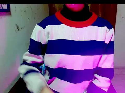 Roiseeee online show from February 2, 2026, 10:03 am