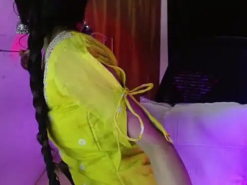 Roiseeee online show from April 8, 2026, 5:20 am