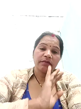 Snapshot of Nm_sanjna chatting on December 18, 2025, 10:35 pm Nm sanjna online show from December 18, 2025, 10:35 pm