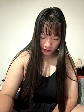 TrangNemo online show from December 5, 2025, 12:37 pm