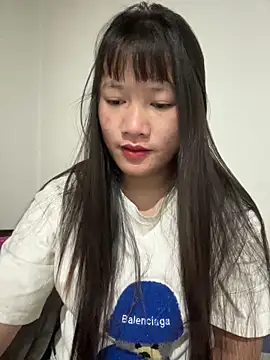 TrangNemo online show from November 23, 2025, 12:31 am