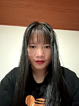 TrangNemo online show from November 4, 2025, 6:17 am