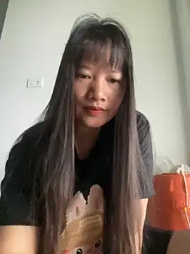 TrangNemo online show from October 24, 2025, 11:48 pm