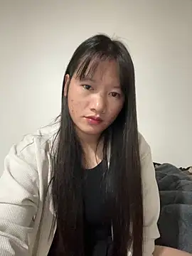 TrangNemo online show from November 12, 2025, 9:40 pm