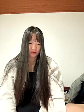 TrangNemo online show from November 3, 2025, 12:49 am