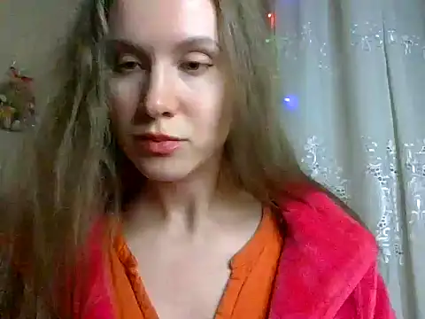 Snapshot of Lynirina chatting on February 8, 2026, 7:33 pm Lynirina online show from February 8, 2026, 7:33 pm