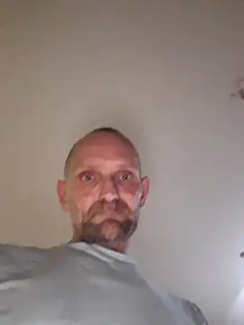 Snapshot of Remello1 chatting on October 24, 2025, 11:37 pm Remello1 online show from October 24, 2025, 11:37 pm