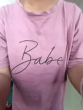 anshika0124 online show from November 18, 2025, 4:49 am