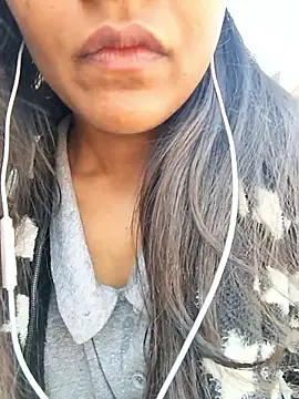 anshika0124 online show from January 14, 2026, 6:06 am