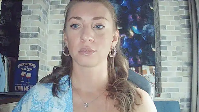 Snapshot of Xalirine chatting on February 3, 2026, 6:13 pm Xalirine online show from February 3, 2026, 6:13 pm