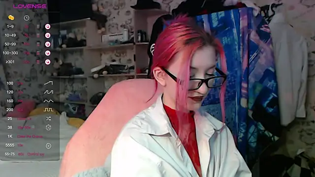 Snapshot of Dreamy_Red_Girl chatting on October 21, 2025, 6:29 pm Dreamy Red Girl online show from October 21, 2025, 6:29 pm