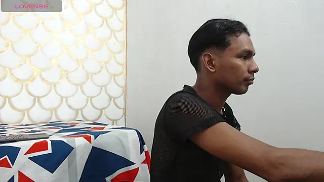 nahomy smiith online show from December 16, 2025, 12:59 am