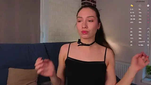 Snapshot of MissyHuf chatting on December 5, 2025, 8:35 am MissyHuf online show from December 5, 2025, 8:35 am