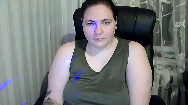 XLisaBlueXs  online show from October 15, 2025, 4:59 pm