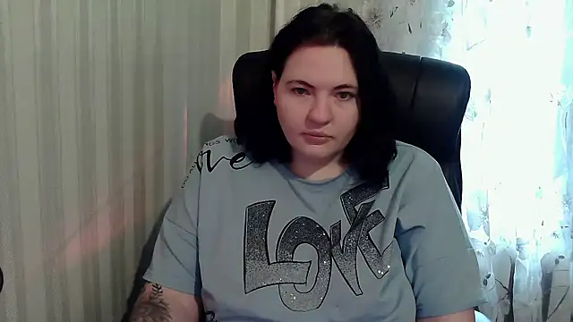 XLisaBlueXs  online show from October 18, 2025, 10:39 am