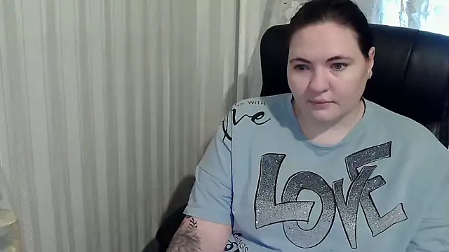 XLisaBlueXs  online show from October 17, 2025, 1:57 pm