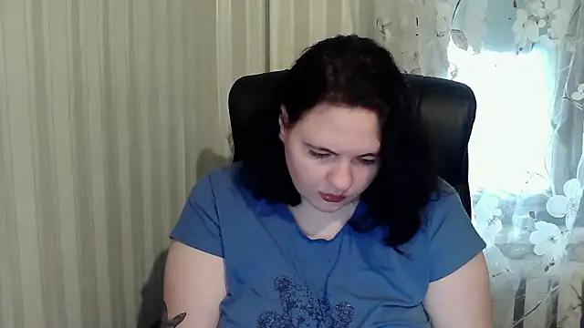 XLisaBlueXs  online show from October 21, 2025, 10:25 am