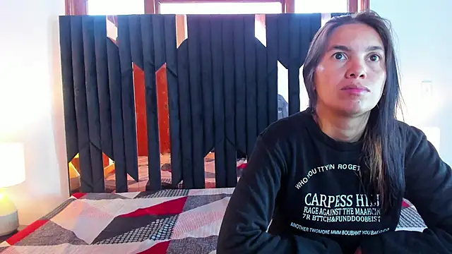 Sofy and Mia online show from November 15, 2025, 12:42 pm