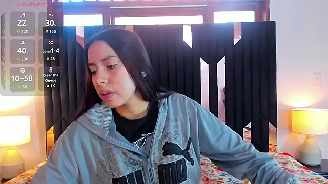 Sofy and Mia online show from November 29, 2025, 12:38 pm