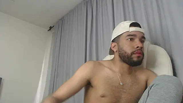 andresnoir  online show from October 30, 2025, 2:14 pm