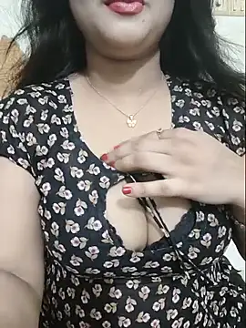 Snapshot of Beauty_Queen_Soniya chatting on July 15, 2026, 6:48 pm Beauty Queen Soniya online show from July 15, 2026, 6:48 pm
