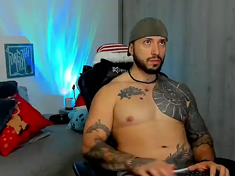 Dave-Max01 online show from December 3, 2025, 9:53 am