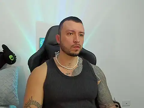 Dave-Max01 online show from October 24, 2025, 9:52 am