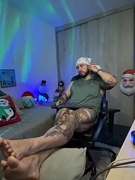 Dave-Max01 online show from November 28, 2025, 11:21 am