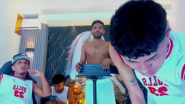 Snapshot of _Gods_of_Olympus_ chatting on October 31, 2025, 4:25 pm Gods of Olympus online show from October 31, 2025, 4:25 pm