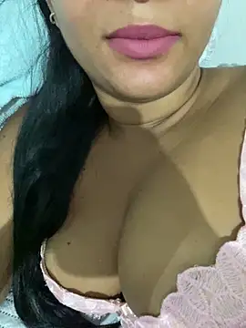 Brunamorenago online show from November 12, 2025, 2:54 pm