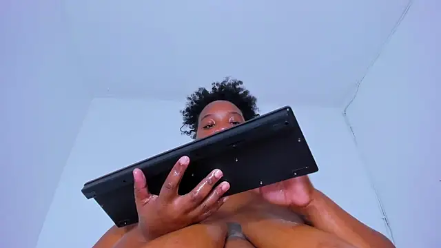 Bigasshott  online show from November 17, 2025, 12:03 am