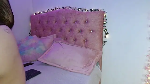 SeleneMore online show from February 10, 2026, 11:04 pm