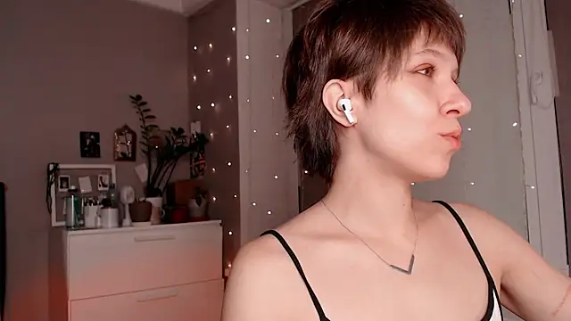 Snapshot of YourHotExSAndra chatting on November 13, 2025, 2:48 am YourHotExSAndra online show from November 13, 2025, 2:48 am