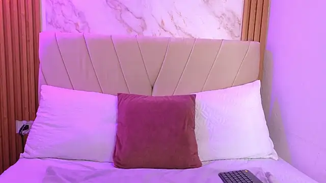 Snapshot of celeste_collins_ chatting on March 21, 2026, 4:14 am celeste collins online show from March 21, 2026, 4:14 am