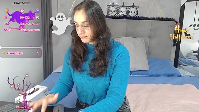 Samanthaa02 online show from October 14, 2025, 2:39 pm