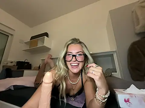 Snapshot of goddesemiiyy chatting on January 12, 2026, 6:36 pm goddesemiiyy online show from January 12, 2026, 6:36 pm