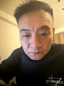 Snapshot of joneslau88 chatting on October 21, 2025, 7:35 pm joneslau88 online show from October 21, 2025, 7:35 pm