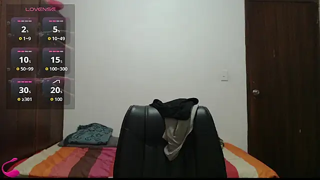 Snapshot of CarlaLorez chatting on July 29, 2026, 3:06 am CarlaLorez online show from July 29, 2026, 3:06 am