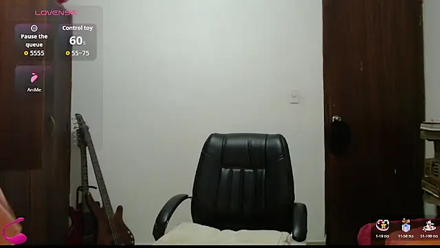 Snapshot of CarlaLorez chatting on June 3, 2026, 1:39 am CarlaLorez online show from June 3, 2026, 1:39 am